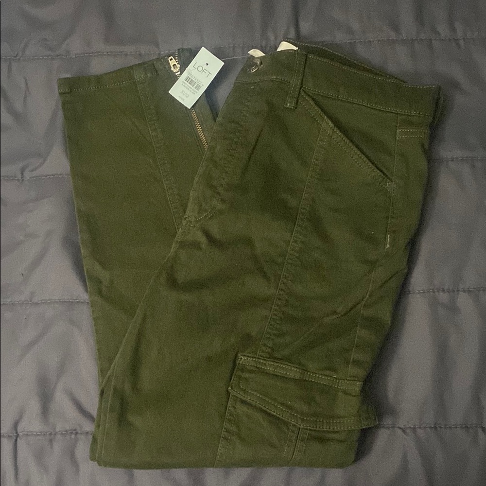 LOFT Olive Green Cargo Pants - Picture 2 of 6